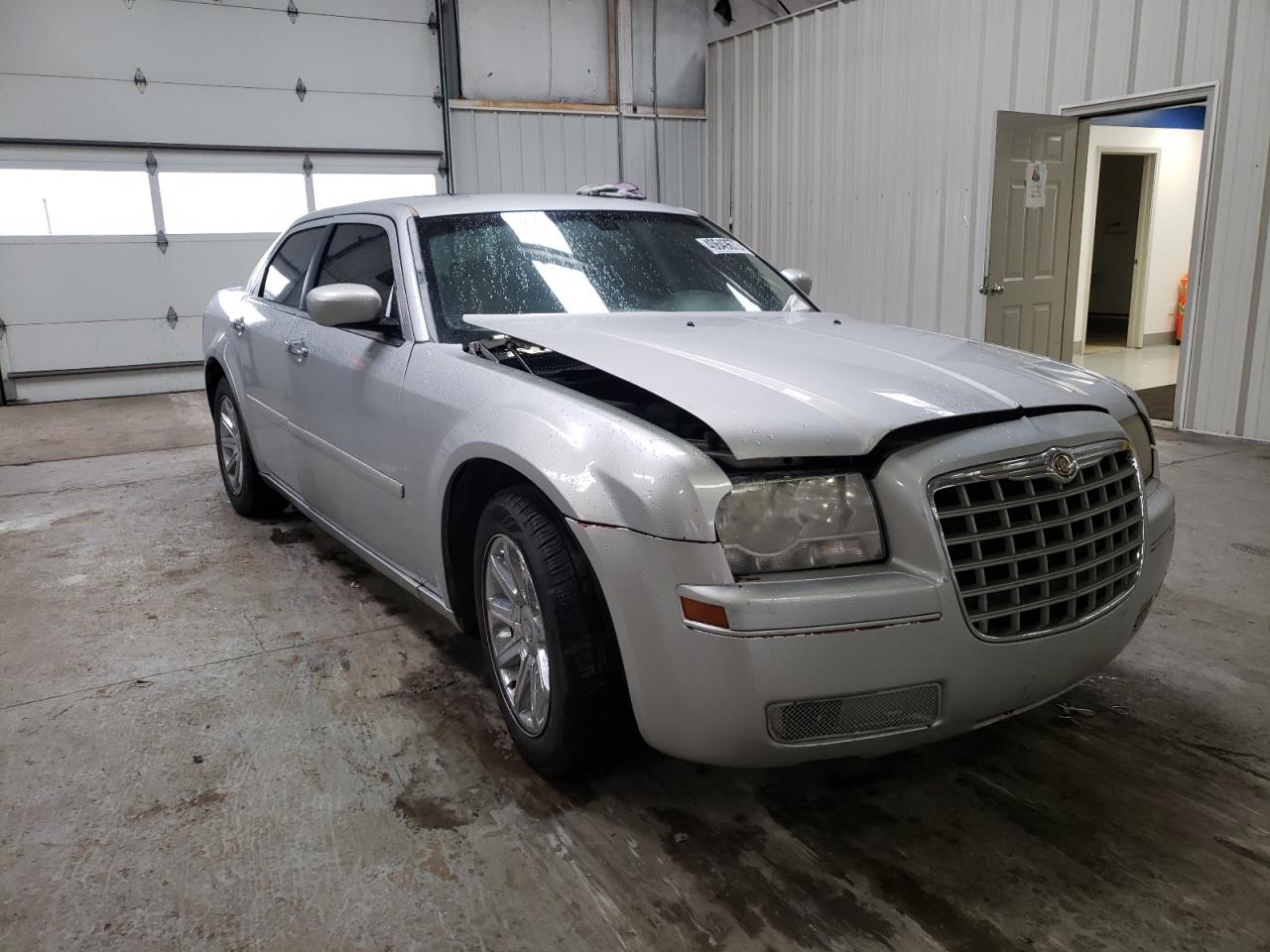 CHRYSLER 300 TOURIN 2005 with VIN 2C3AA53G35H180198 - Photo from auction