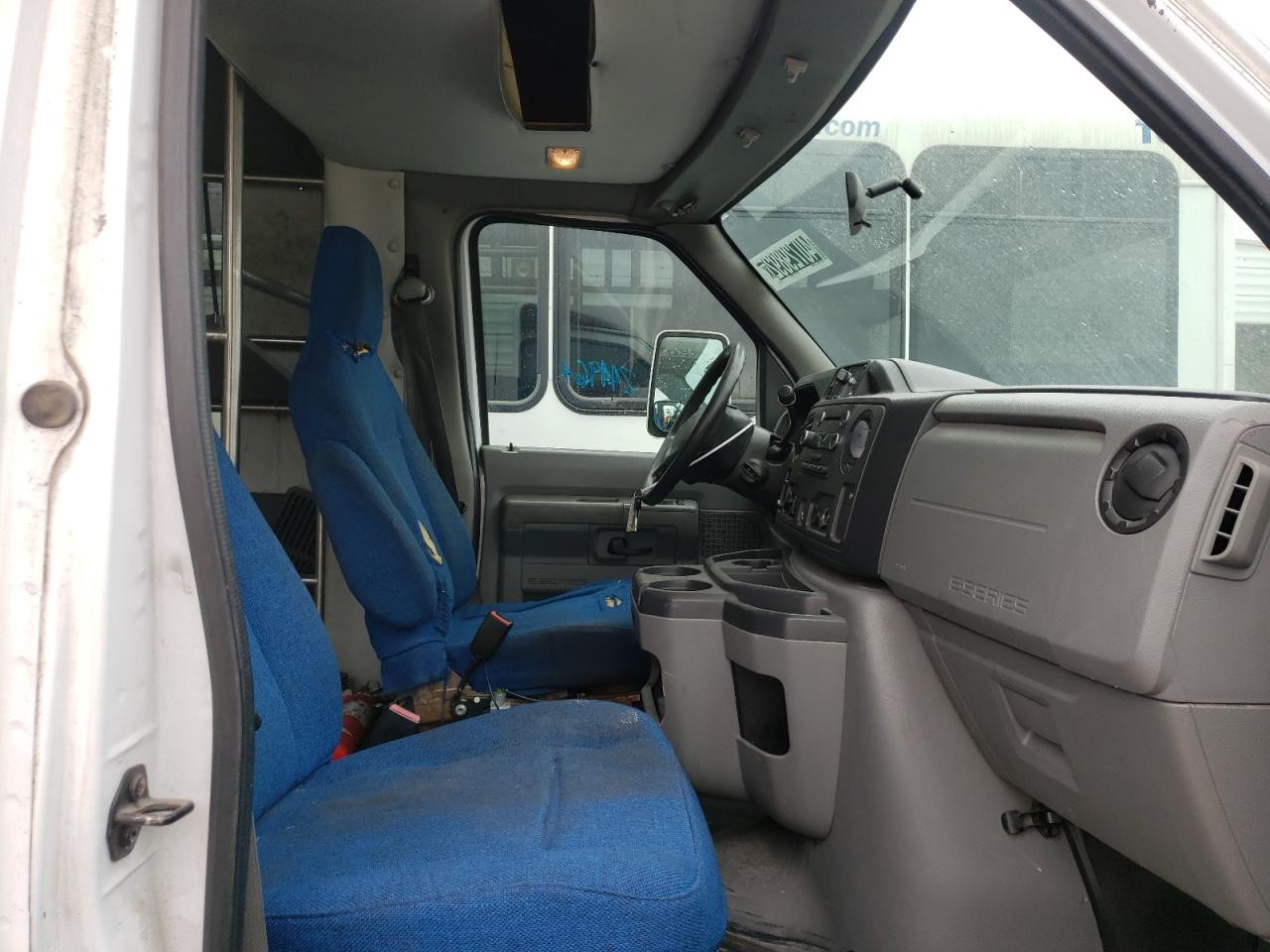 Photo 5 from auction – 2011 FORD ECONOLINE with VIN 1FDWE3FL6BDA37205