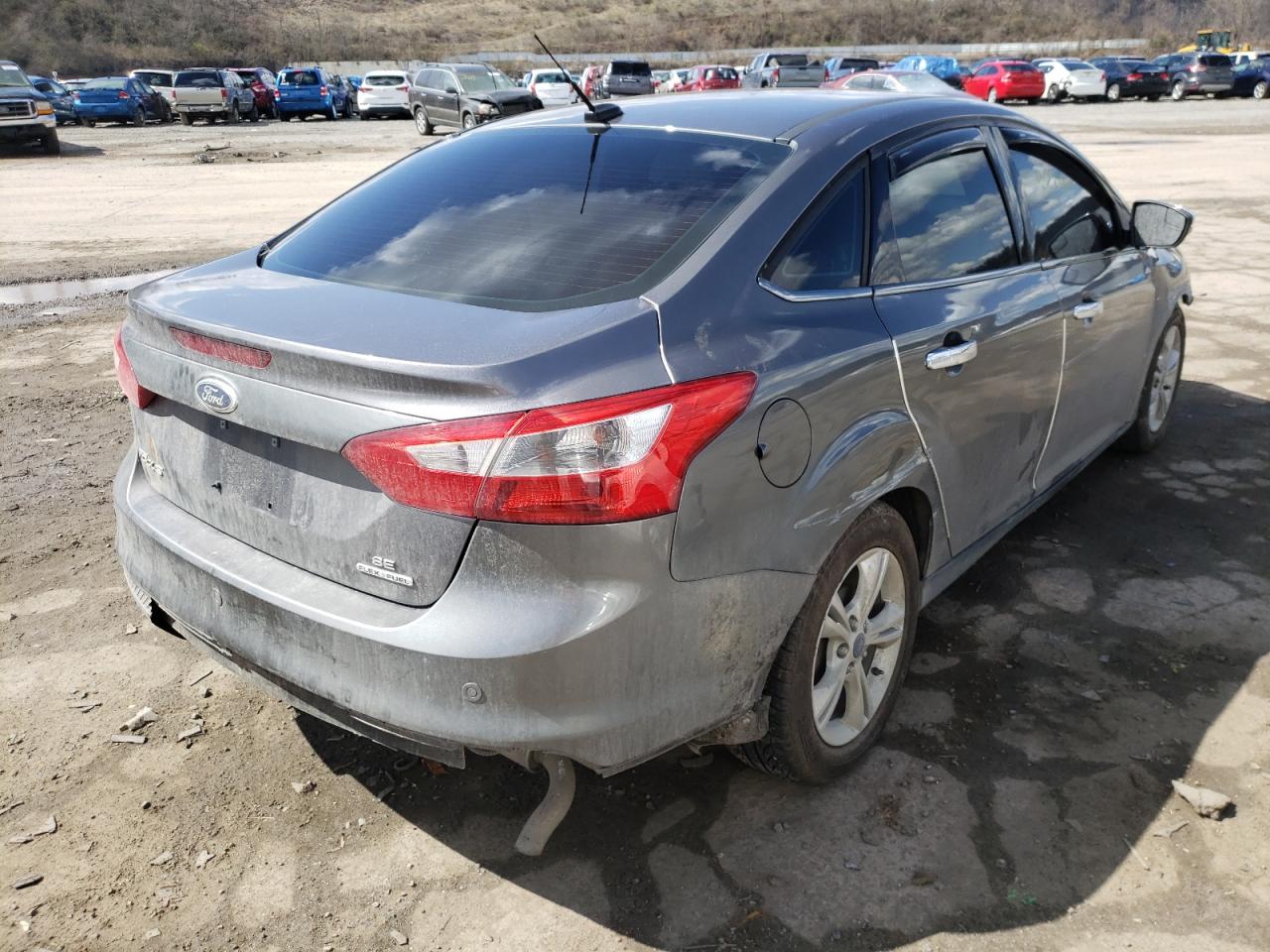 Photo 4 from auction – 2014 FORD FOCUS SE with VIN 1FADP3F29EL320369