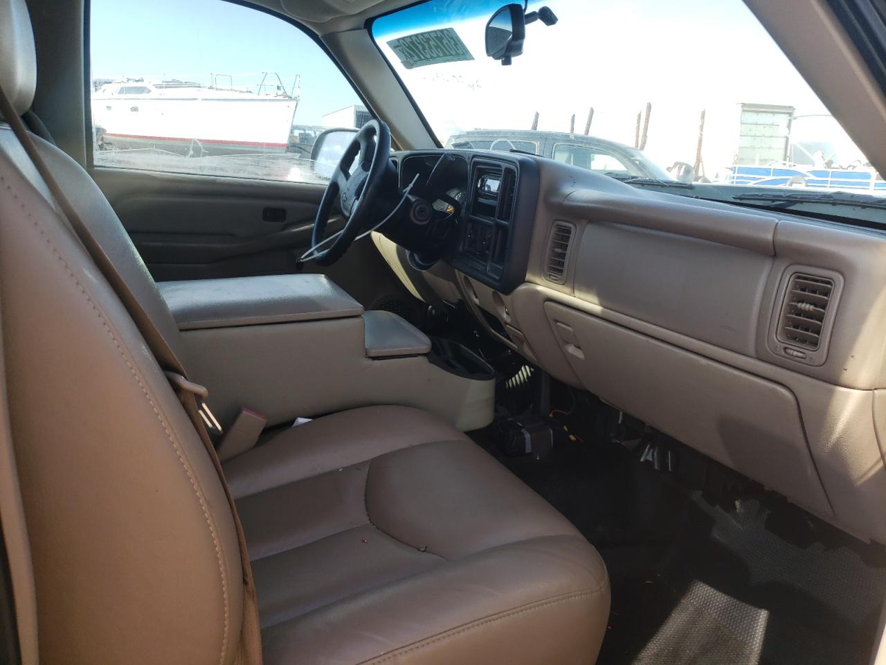 Photo 5 from auction – 2005 CHEVROLET SILVERADO with VIN 1GCEK14X35Z288676