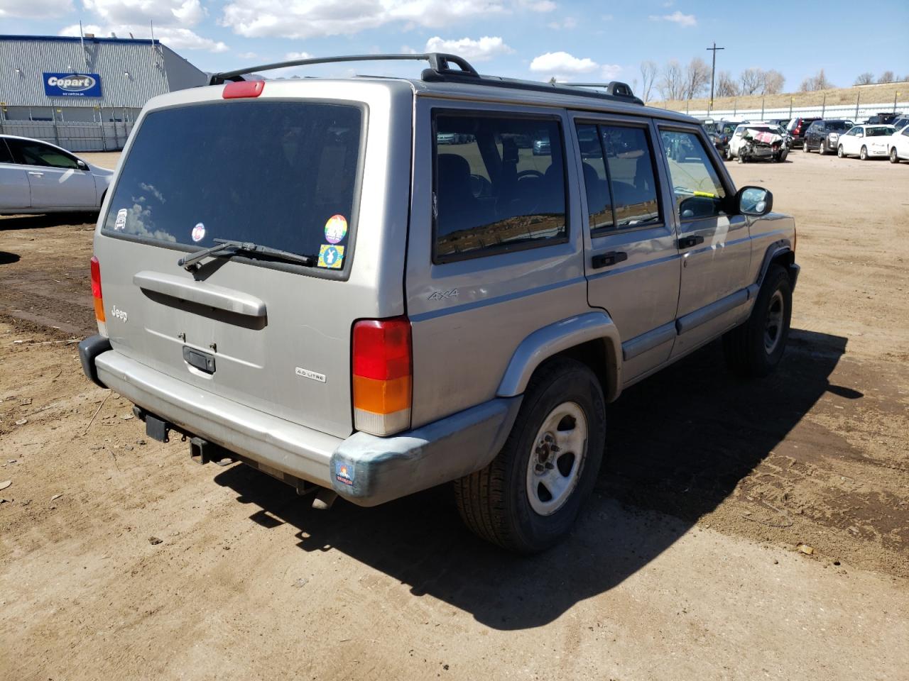 Photo 4 from auction – 2001 JEEP CHEROKEE S with VIN 1J4FF48S81L547548