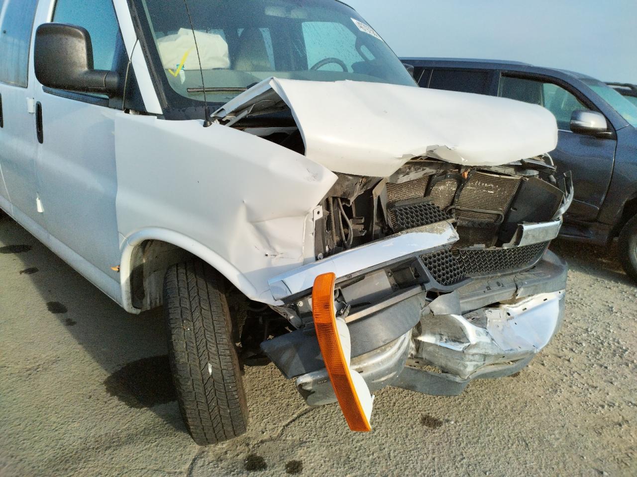 Photo 9 from auction – 2017 CHEVROLET EXPRESS G3 with VIN 1GAZGPFG6H1116446
