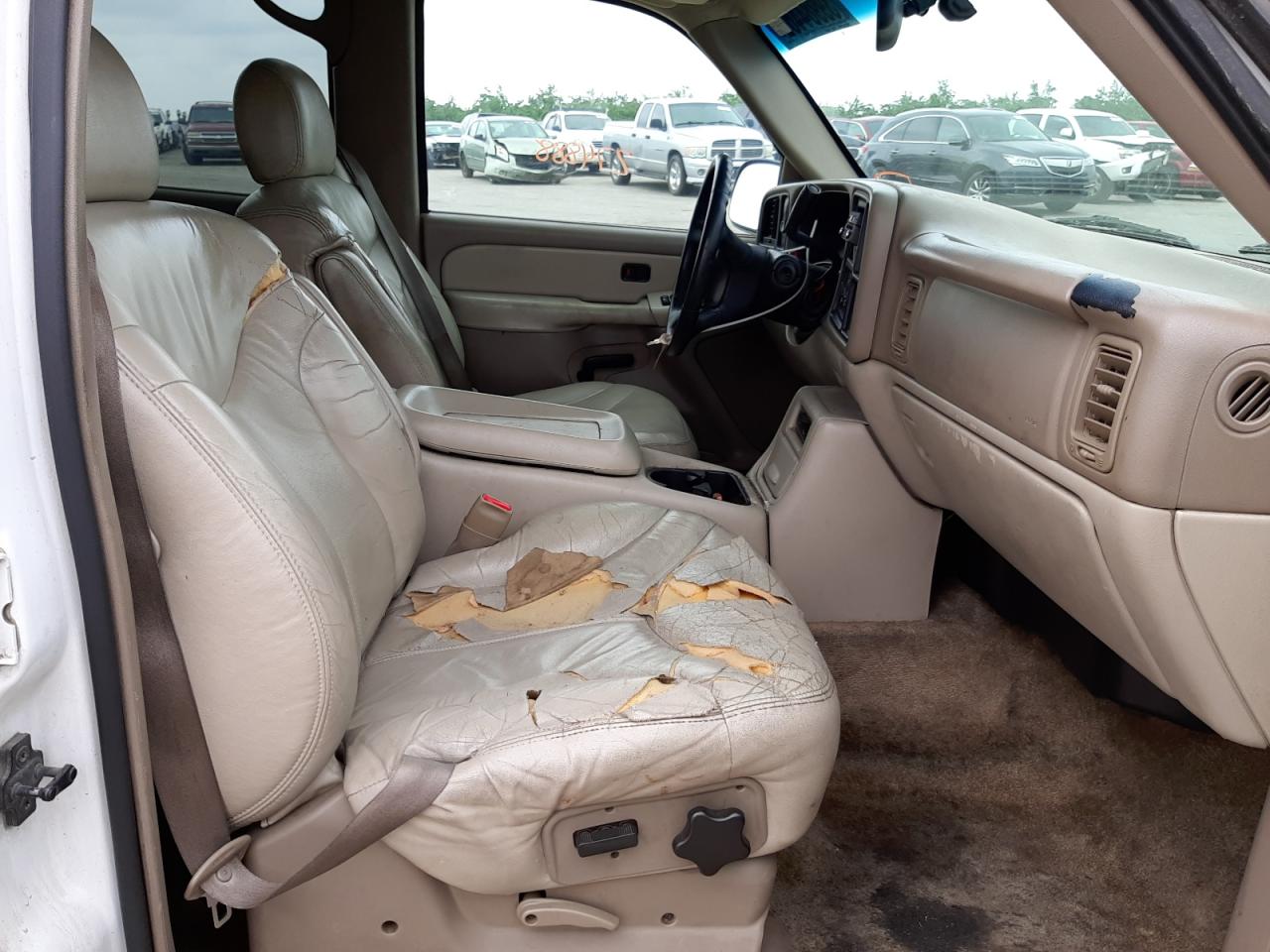 Photo 5 from auction – 2001 GMC YUKON with VIN 1GKEC13TX1R170652