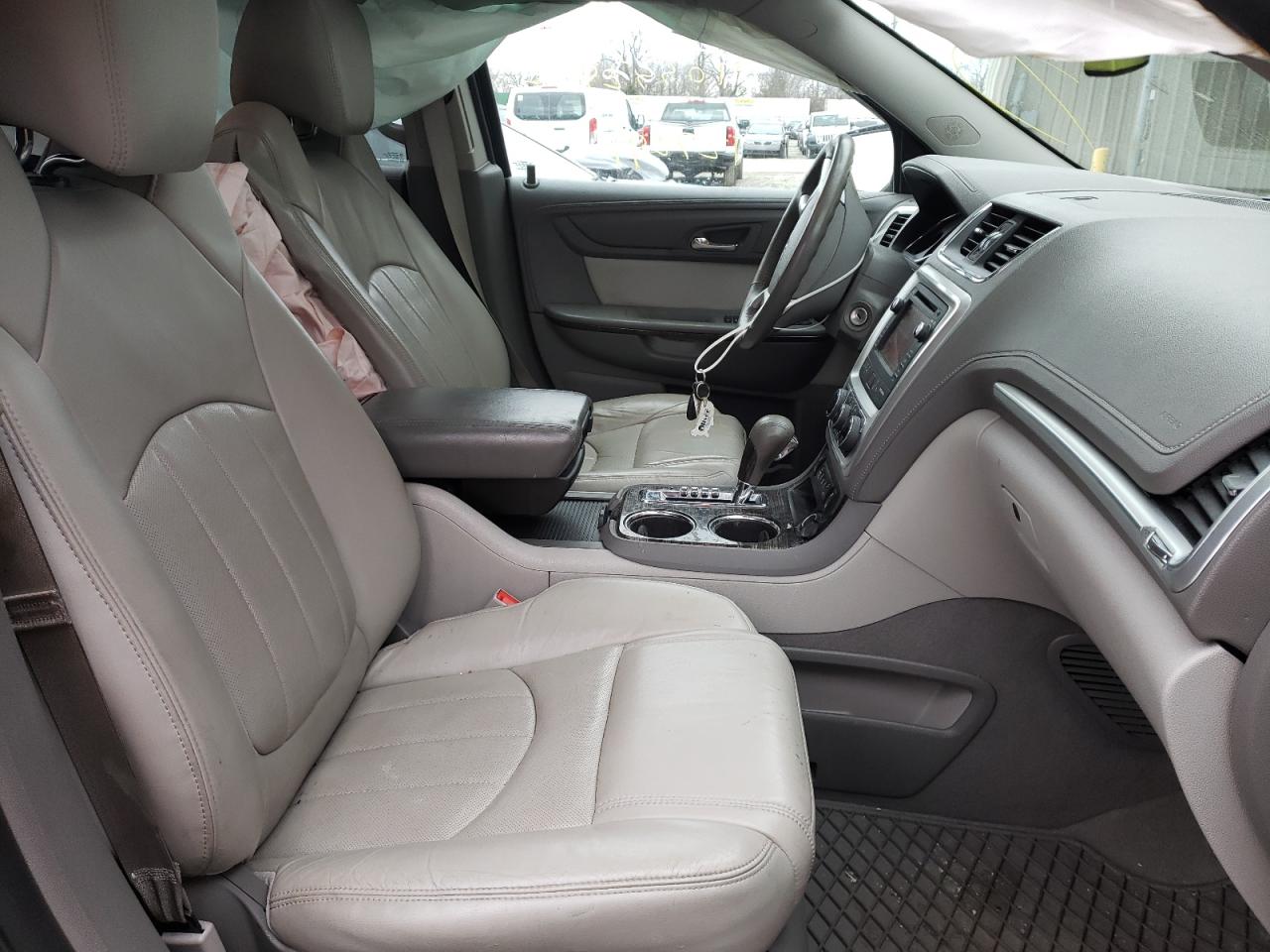 Photo 5 from auction – 2014 GMC ACADIA SLT with VIN 1GKKVSKD1EJ242016