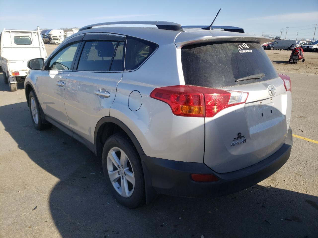Photo 3 from auction – 2014 TOYOTA RAV4 XLE with VIN JTMRFREV6ED083593