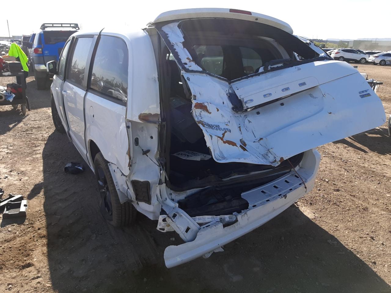 Photo 3 from auction – 2019 DODGE GRAND CARA with VIN 2C4RDGEG7KR769436