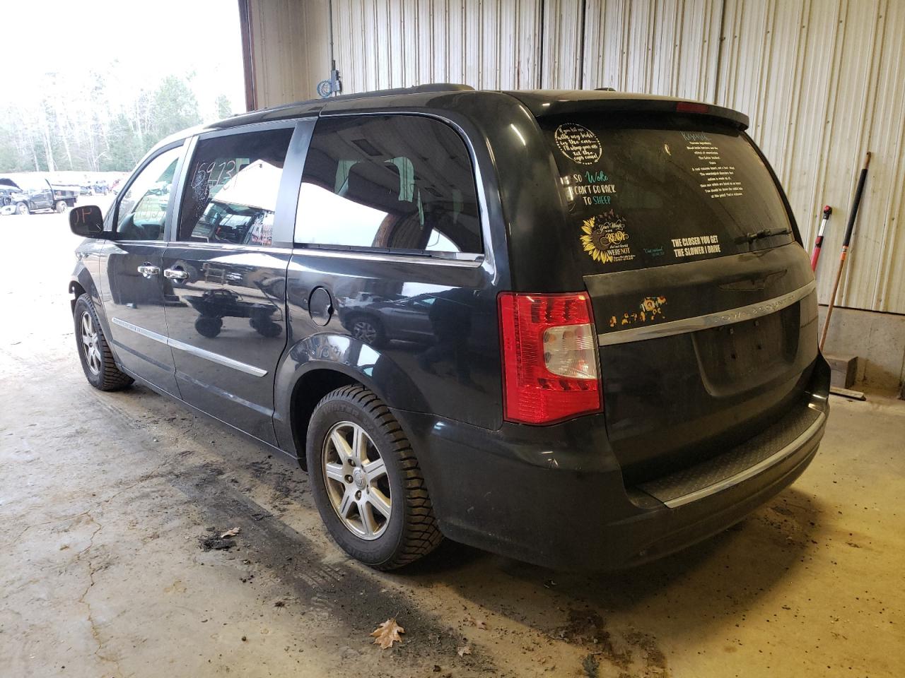 Photo 3 from auction – 2011 CHRYSLER TOWN & COU with VIN 2A4RR5DG4BR615221