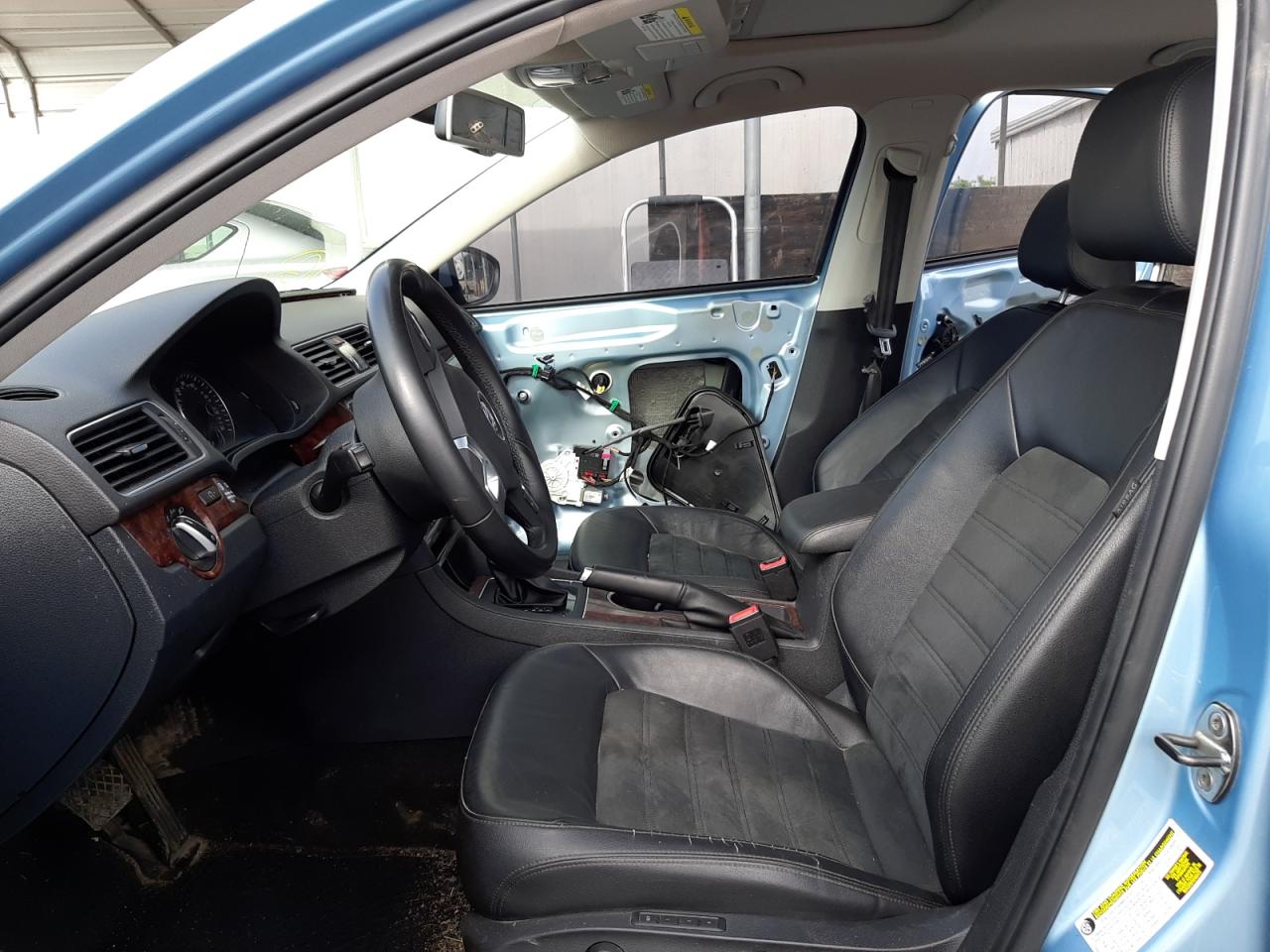 Photo 5 from auction – 2013 VOLKSWAGEN PASSAT SEL with VIN 1VWCN7A30DC017172