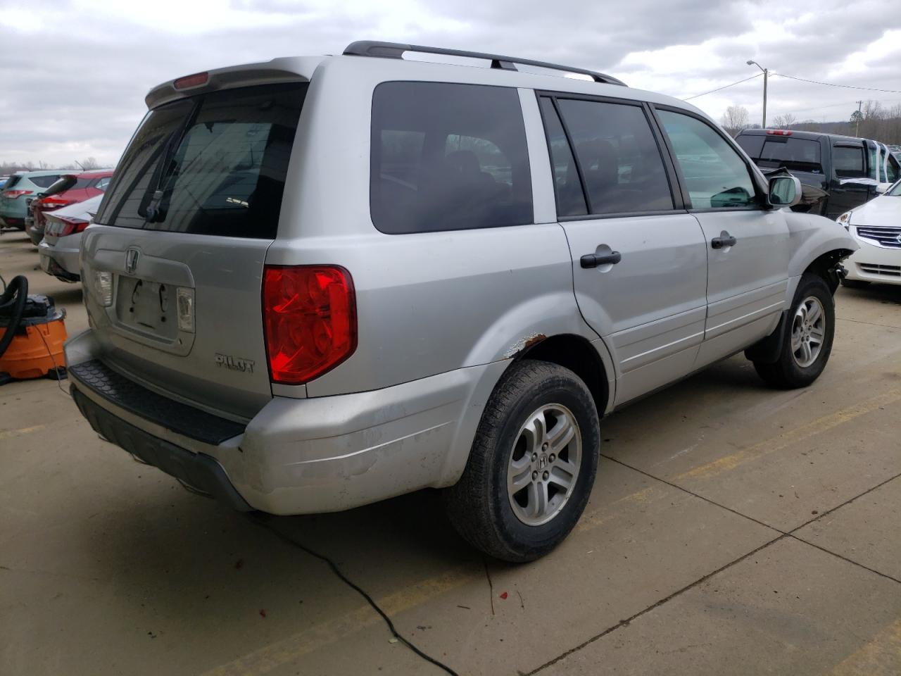 Photo 4 from auction – 2005 HONDA PILOT EX with VIN 2HKYF18485H540902