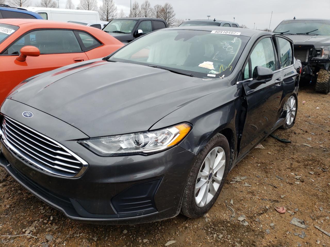 Photo 2 from auction – 2019 FORD FUSION SE with VIN 3FA6P0H70KR107517
