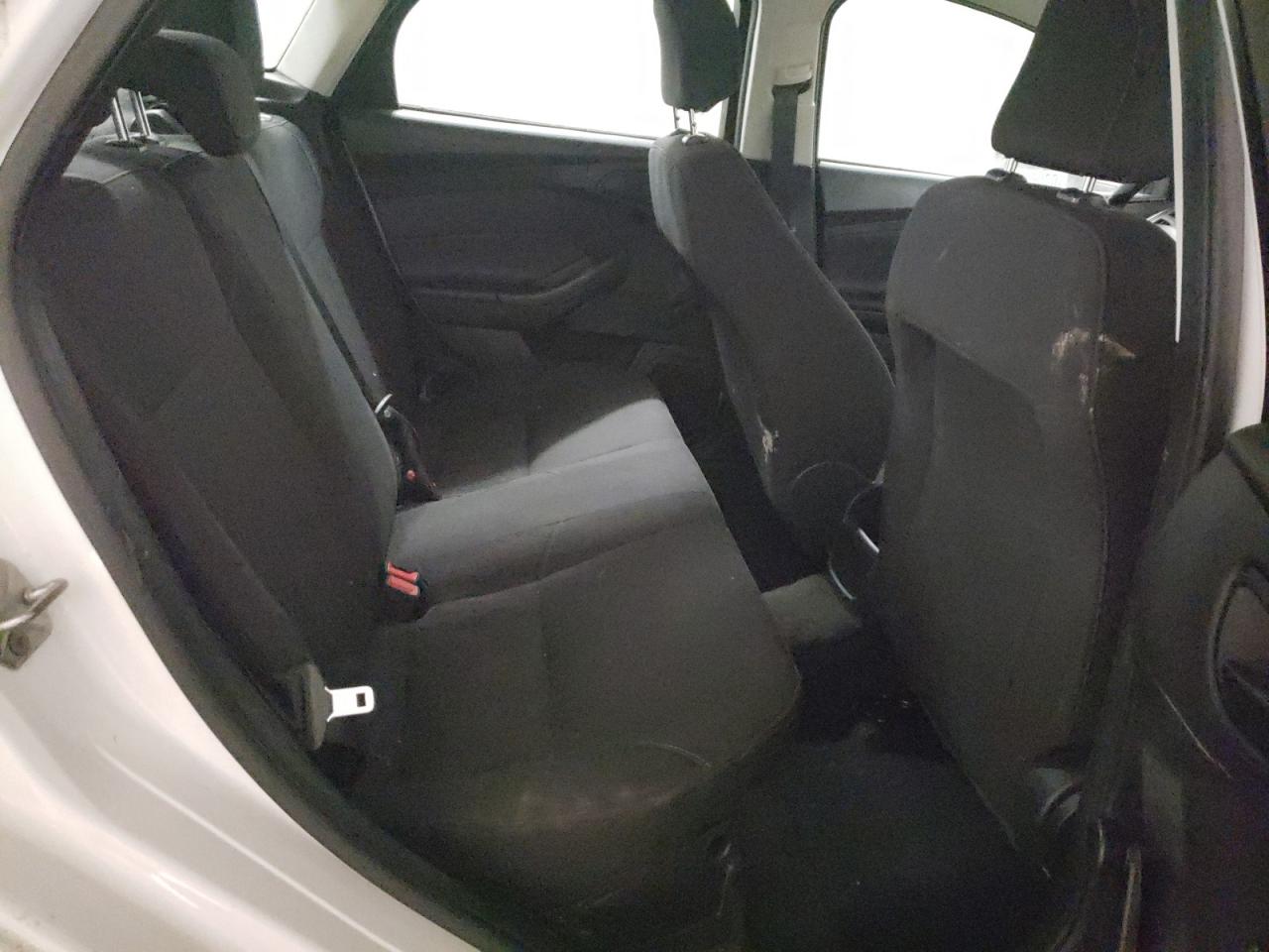 Photo 6 from auction – 2016 FORD FOCUS S with VIN 1FADP3E27GL357439