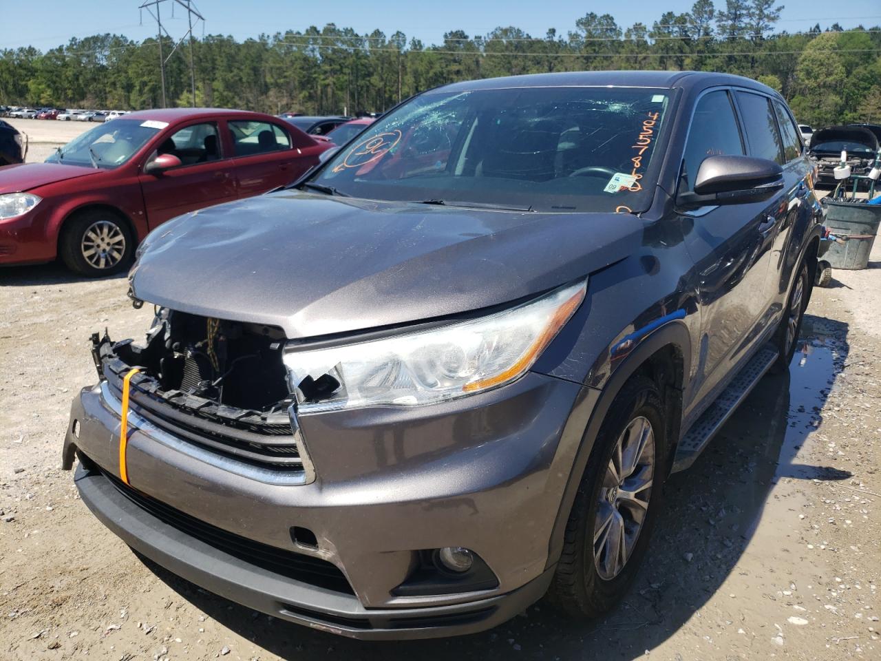 Photo 2 from auction – 2014 TOYOTA HIGHLANDER with VIN 5TDZKRFH5ES025130