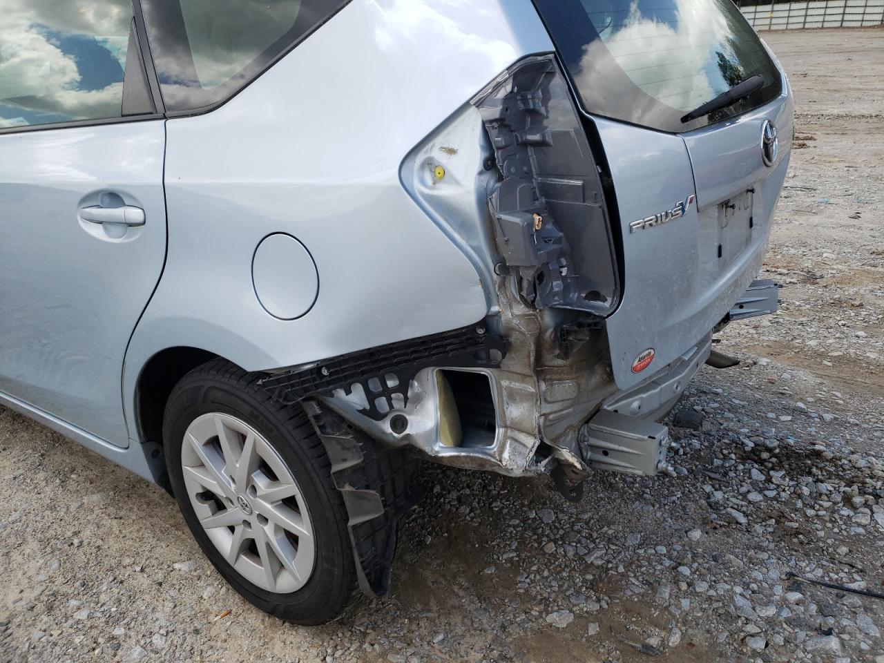 Photo 9 from auction – 2013 TOYOTA PRIUS V with VIN JTDZN3EU6D3194835