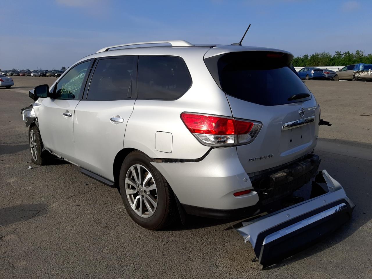 Photo 3 from auction – 2016 NISSAN PATHFINDER with VIN 5N1AR2MN5GC662981