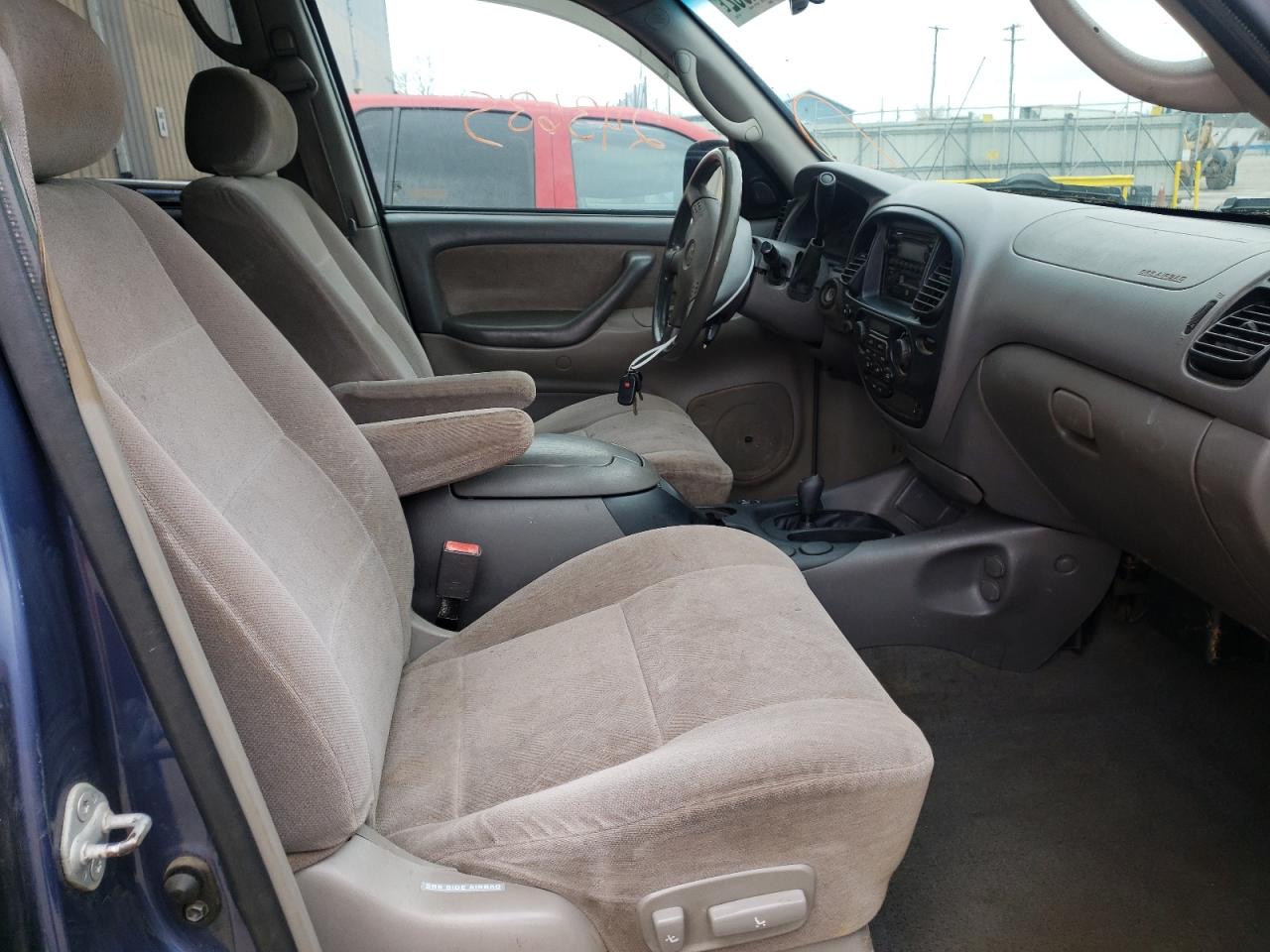 Photo 5 from auction – 2001 TOYOTA SEQUOIA SR with VIN 5TDBT44A11S005233