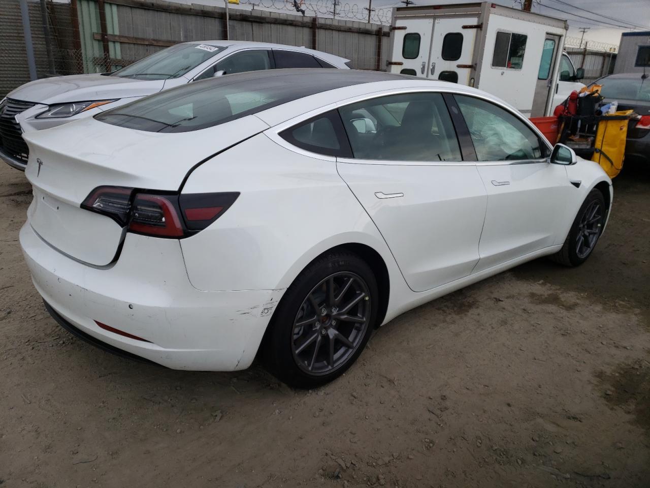 Photo 4 from auction – 2020 TESLA MODEL 3 with VIN 5YJ3E1EA9LF800081