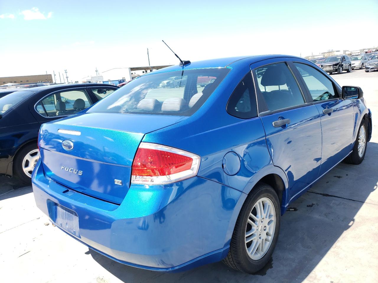 Photo 4 from auction – 2011 FORD FOCUS SE with VIN 1FAHP3FN7BW147490