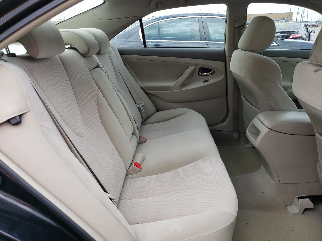 Zdjęcie 6 z aukcji – 2011 TOYOTA CAMRY BASE z VIN 4T1BF3EK2BU683491