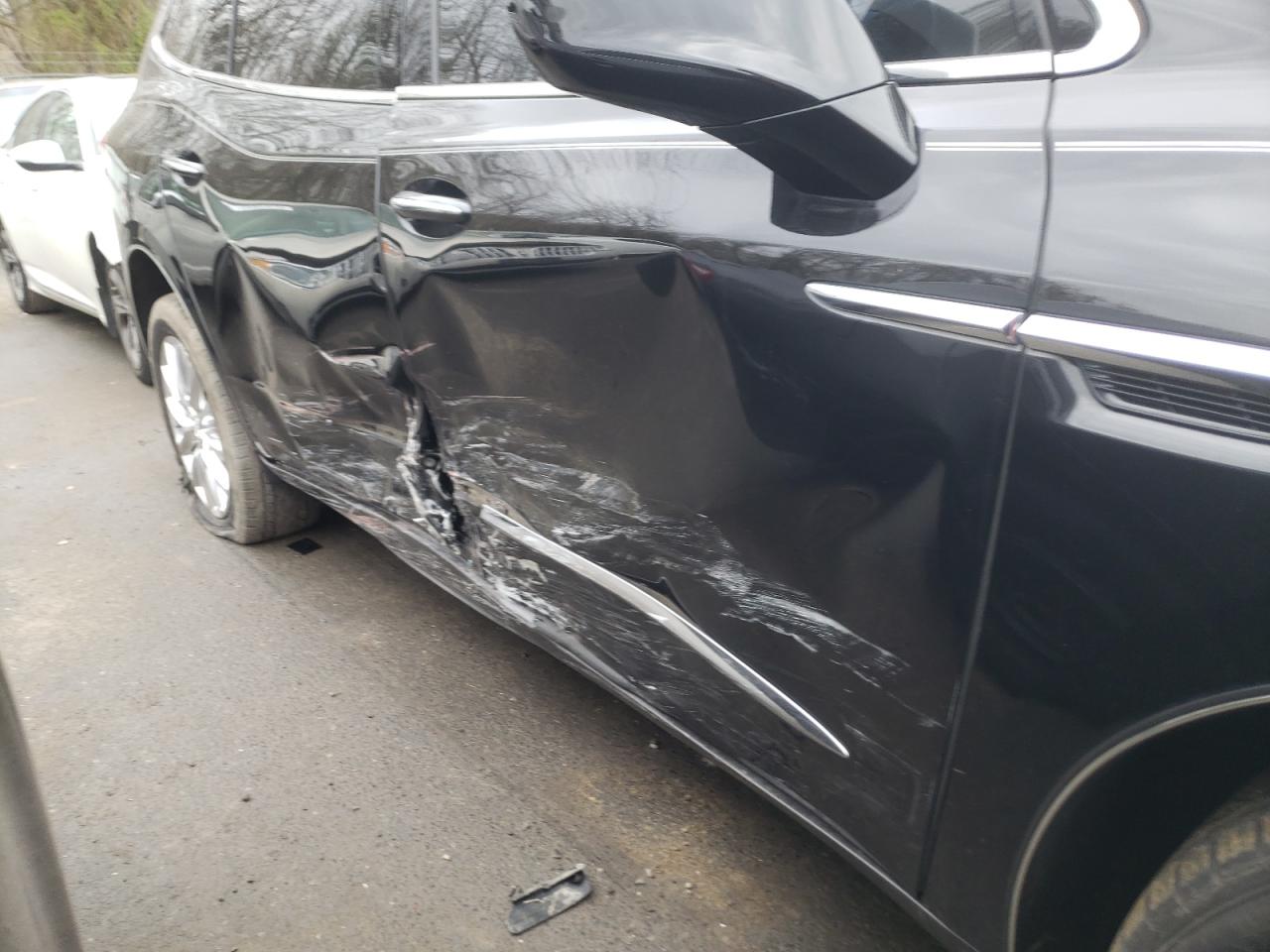 Фото 9 с аукциона – 2018 BUICK ENCLAVE PR с VIN 5GAEVBKW5JJ174549