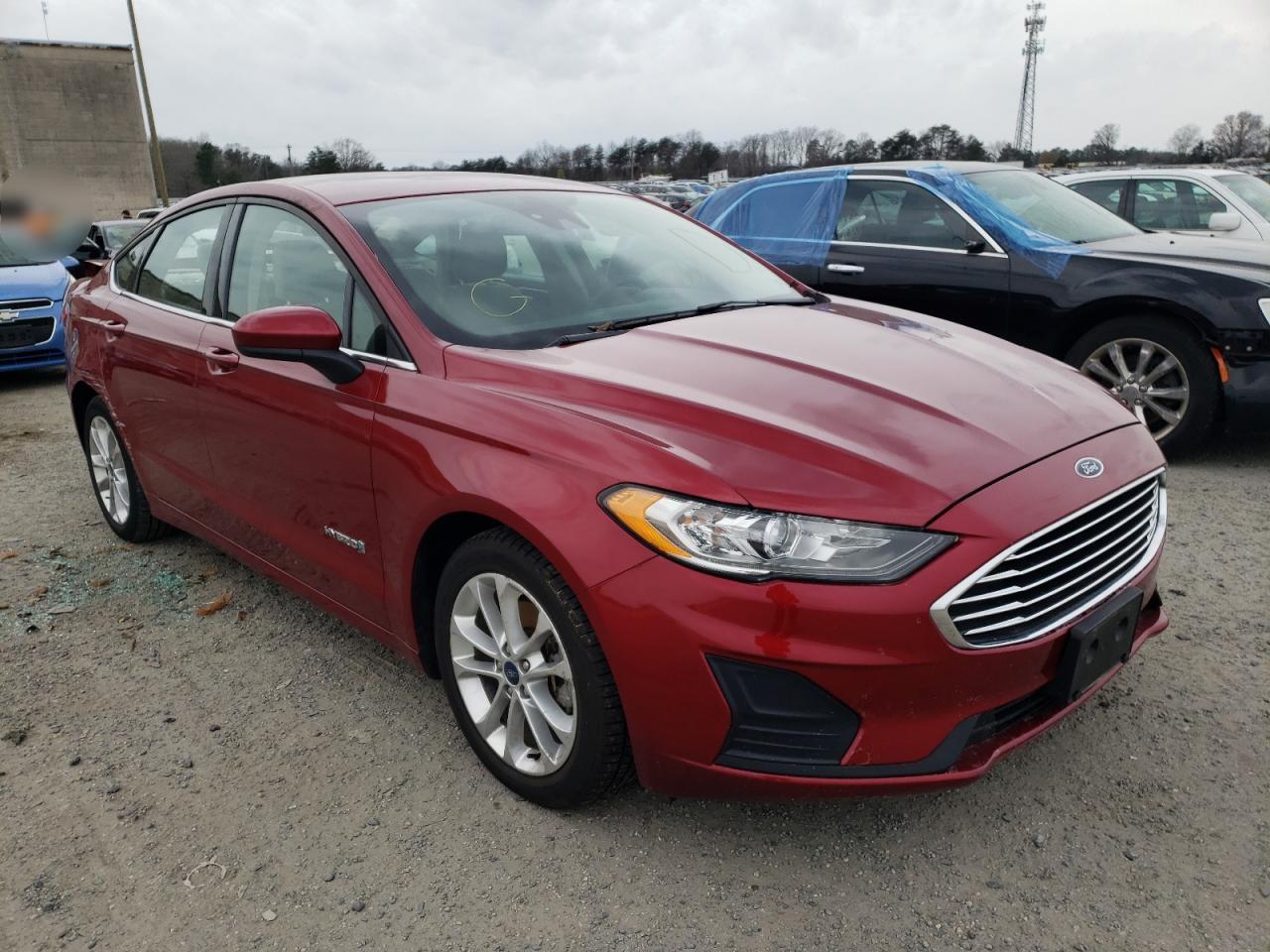 FORD FUSION SE 2019 with VIN 3FA6P0LU6KR220837 - Photo from auction