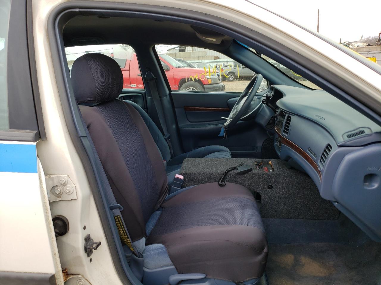 Photo 5 from auction – 2001 CHEVROLET IMPALA with VIN 2G1WF55E919339592