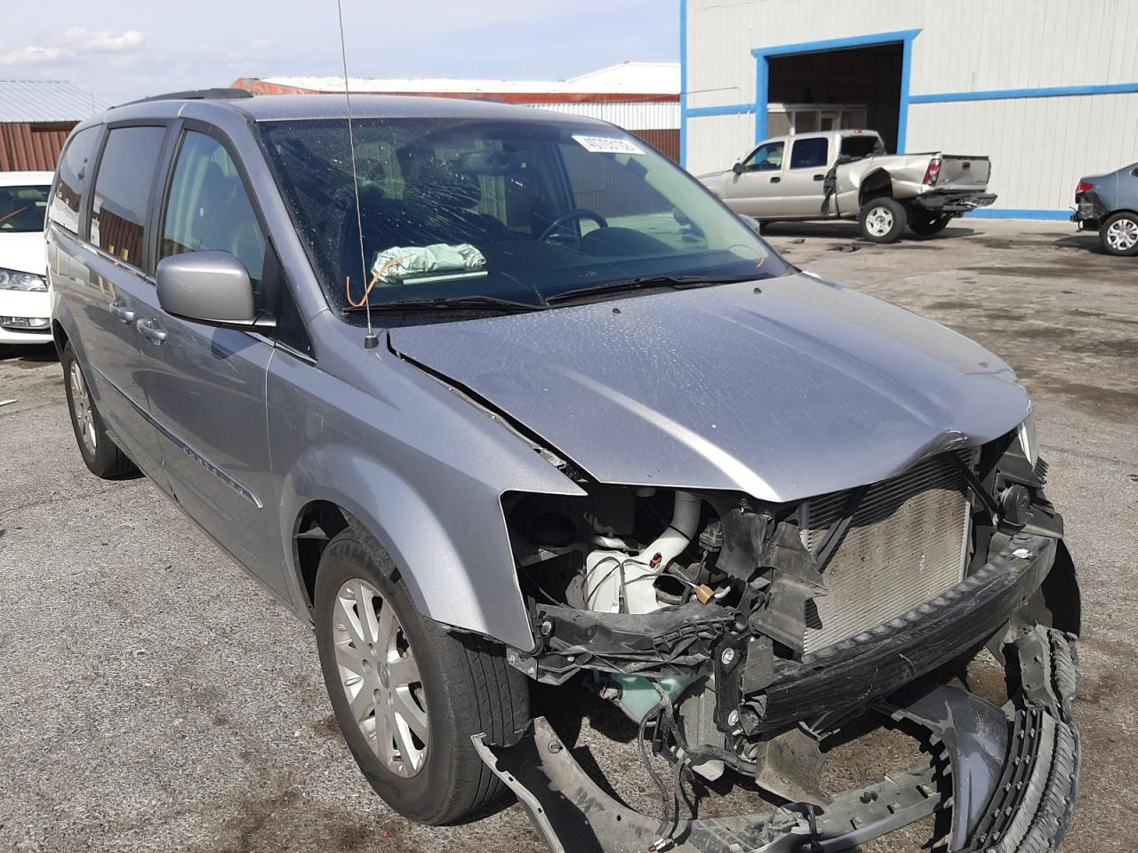 Photo 1 from auction – 2016 CHRYSLER TOWN & COU with VIN 2C4RC1BG7GR197683