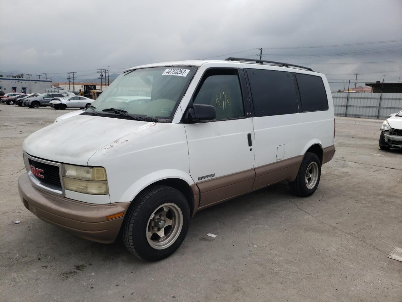 Photo 2 from auction – 2001 GMC SAFARI XT with VIN 1GKDM19W71B506566