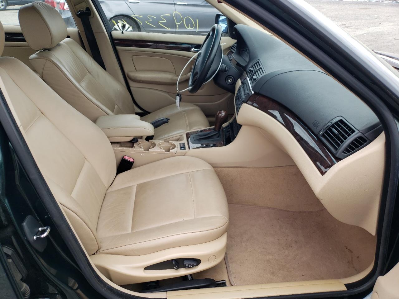 Photo 5 from auction – 2004 BMW 325 I with VIN WBAEV33494KR28288