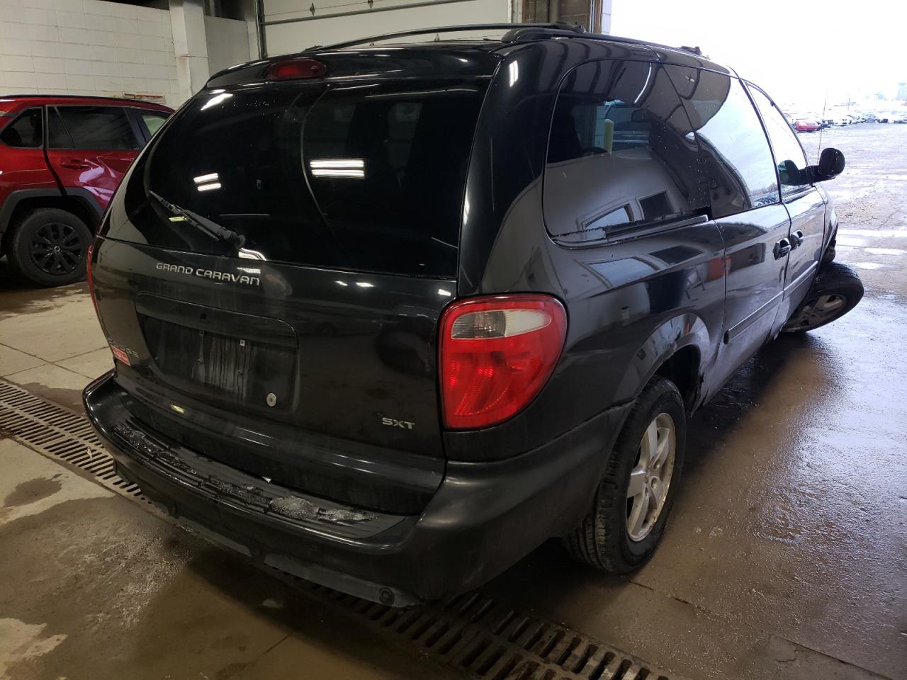 Photo 4 from auction – 2005 DODGE GRAND CARA with VIN 2D4GP44L55R131382