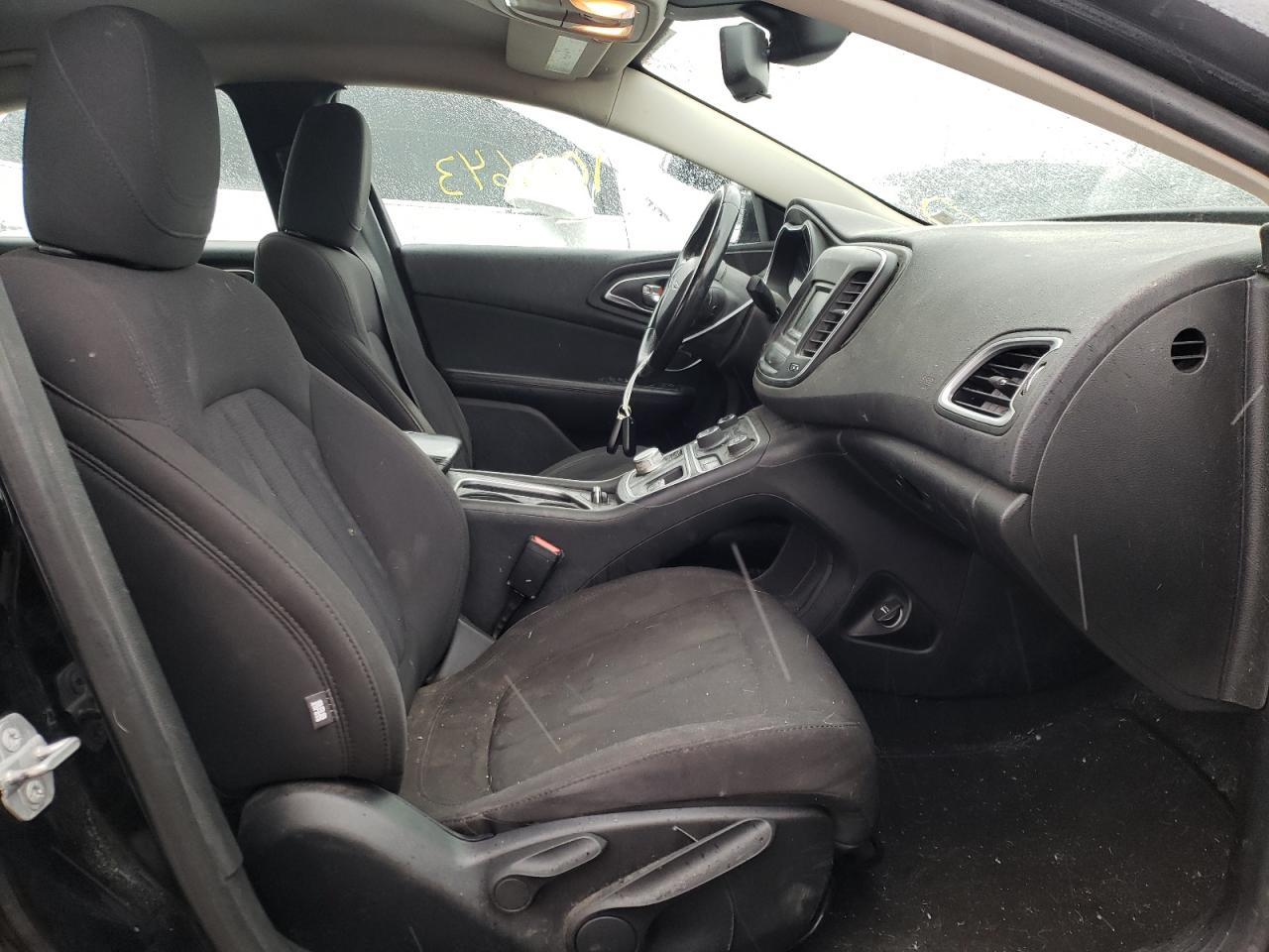 Photo 5 from auction – 2015 CHRYSLER 200 LIMITE with VIN 1C3CCCAB4FN602230