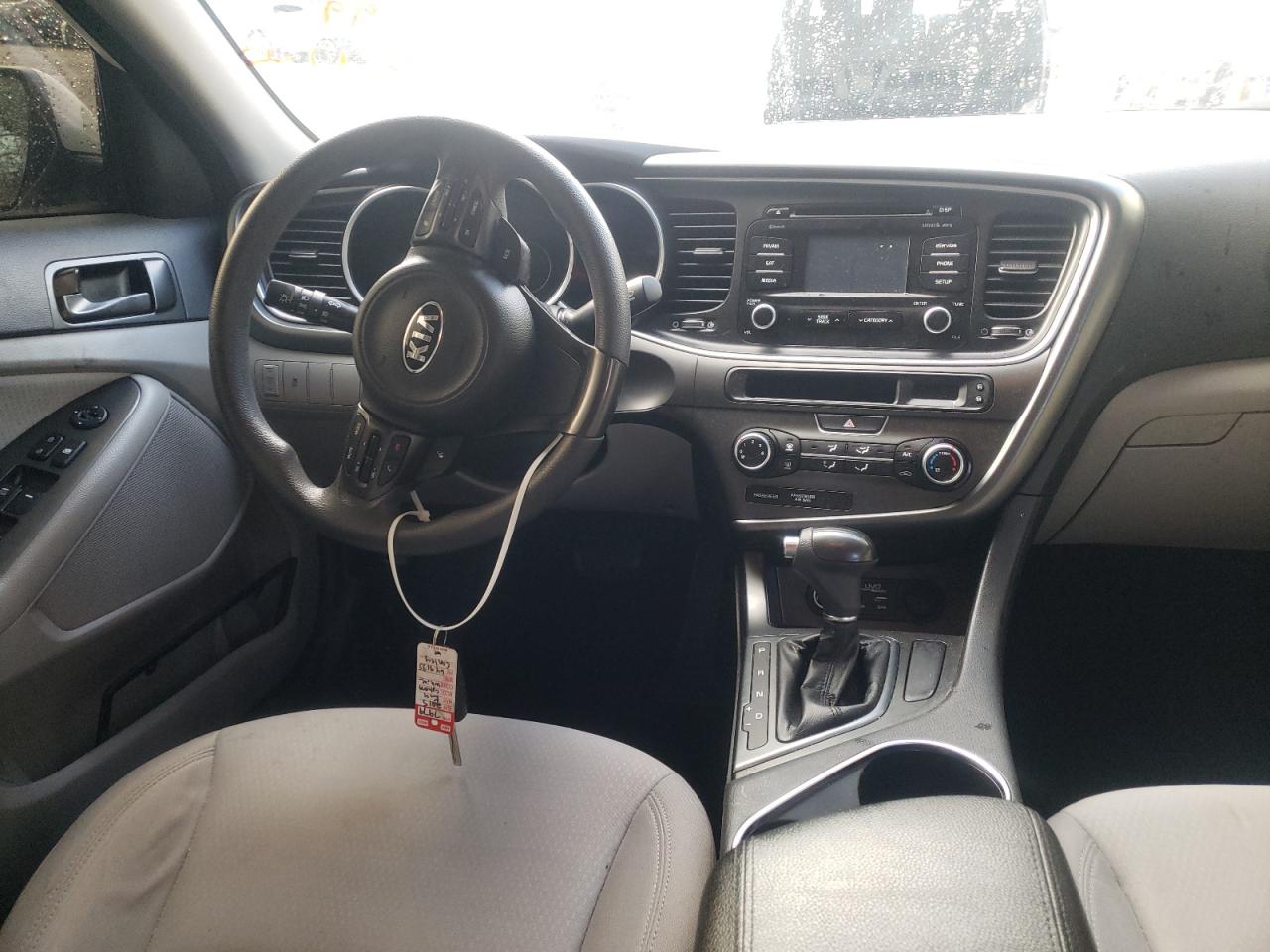 Photo 9 from auction – 2015 KIA OPTIMA LX with VIN KNAGM4A72F5649135