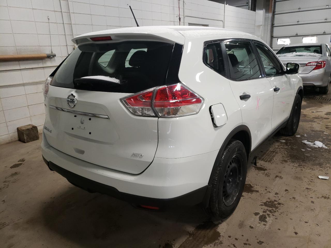 Photo 4 from auction – 2016 NISSAN ROGUE S with VIN KNMAT2MV9GP611465