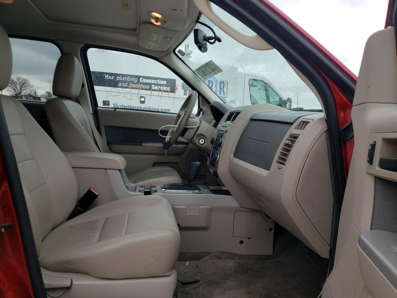 Photo 5 from auction – 2010 FORD ESCAPE XLT with VIN 1FMCU0D77AKB52819