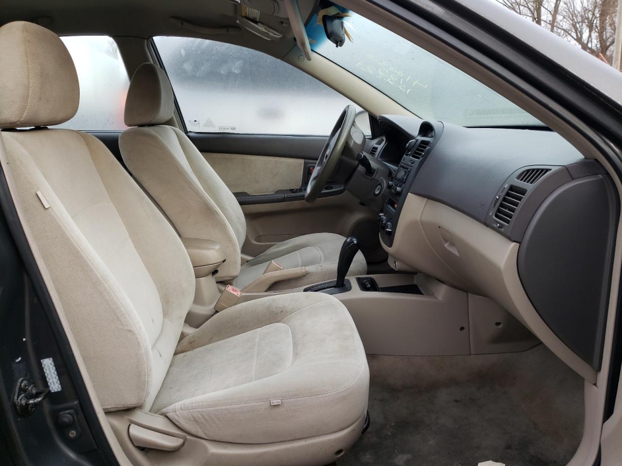 Photo 5 from auction – 2006 KIA SPECTRA LX with VIN KNAFE122X65342872