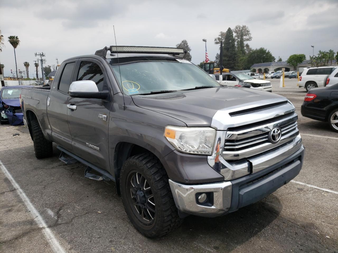 TOYOTA TUNDRA DOU 2015 with VIN 5TFRY5F15FX186079 - Photo from auction