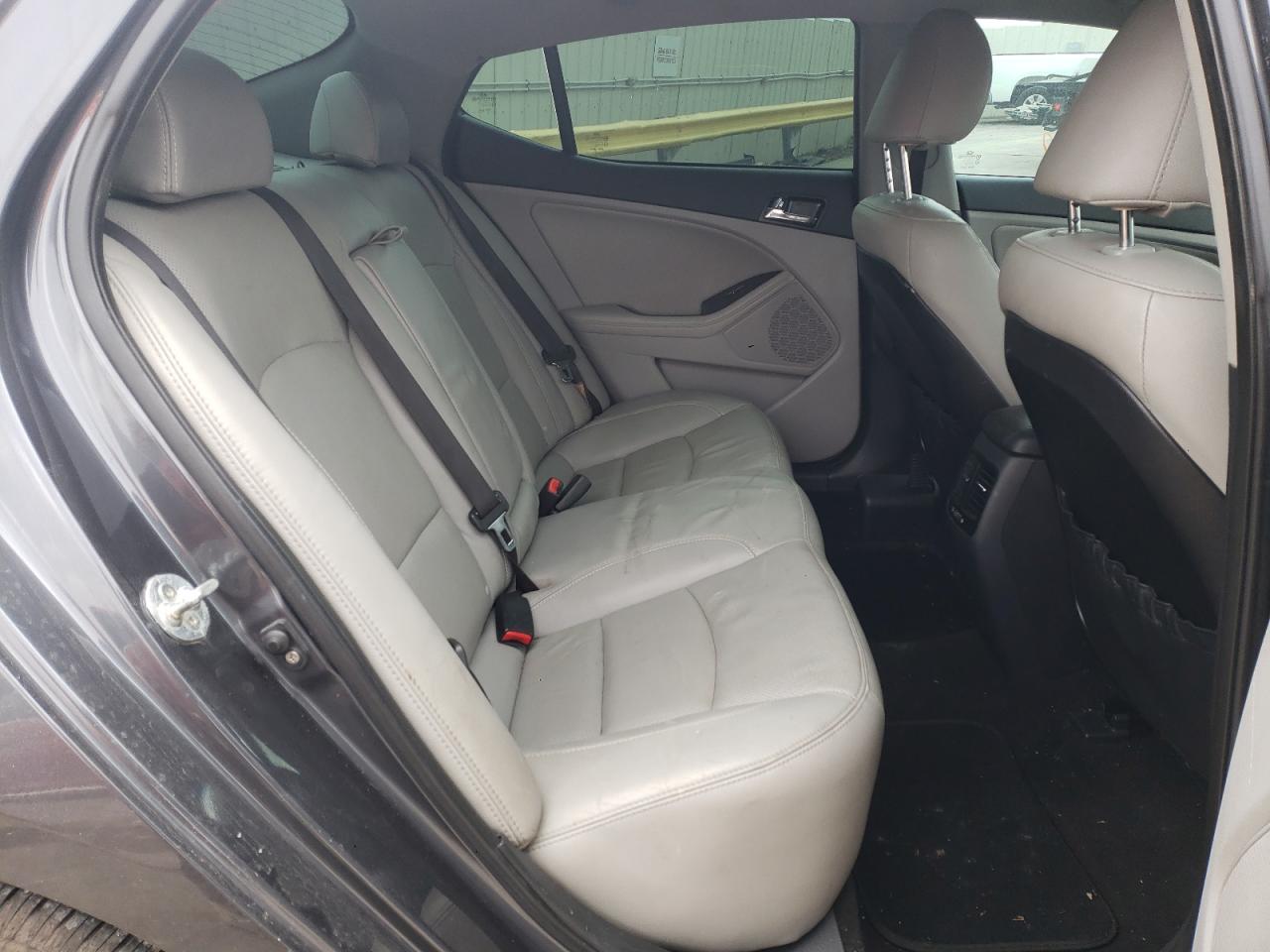 Photo 6 from auction – 2011 KIA OPTIMA LX with VIN KNAGM4A77B5161065