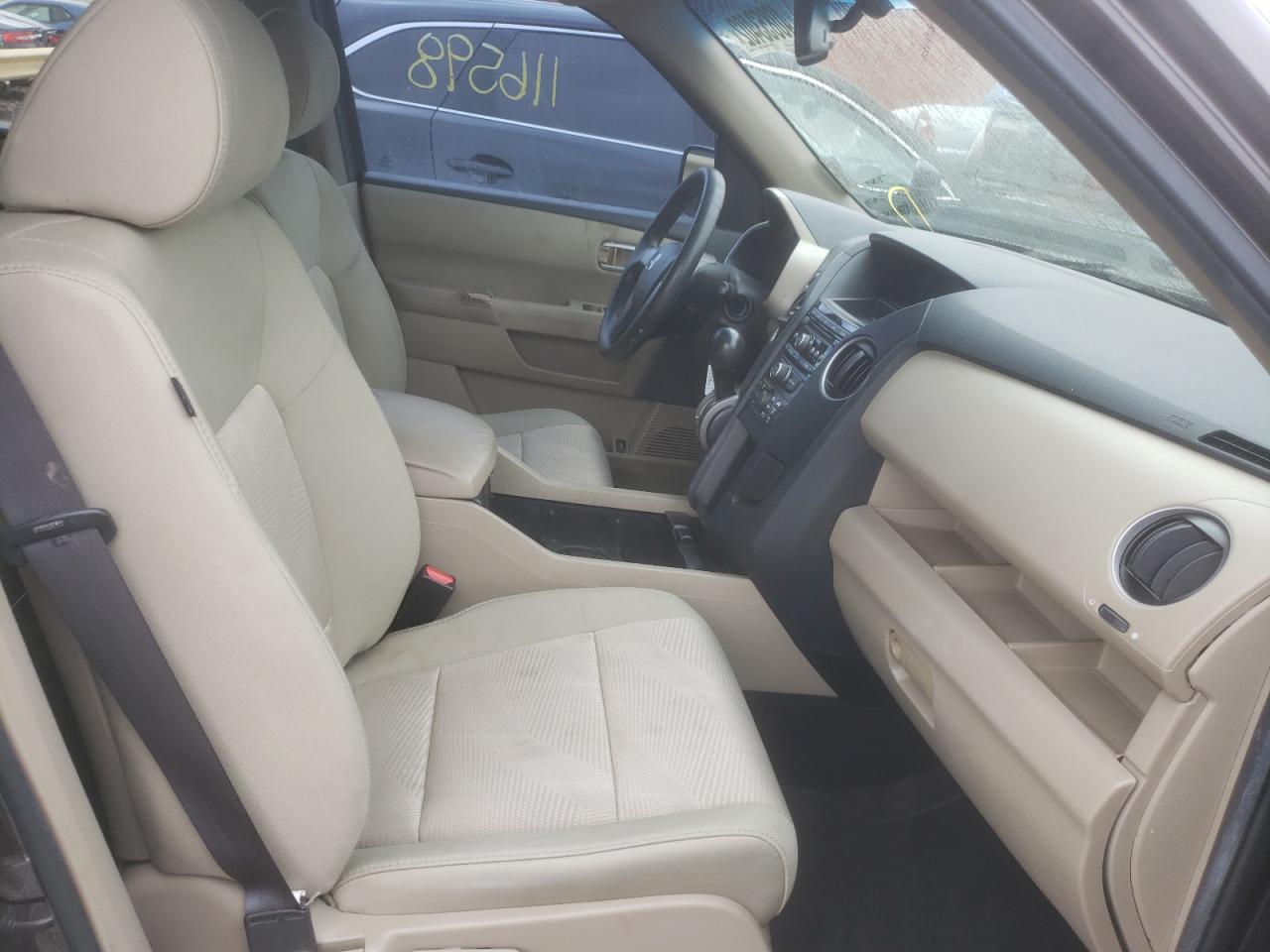 Photo 5 from auction – 2012 HONDA PILOT LX with VIN 5FNYF3H22CB002234
