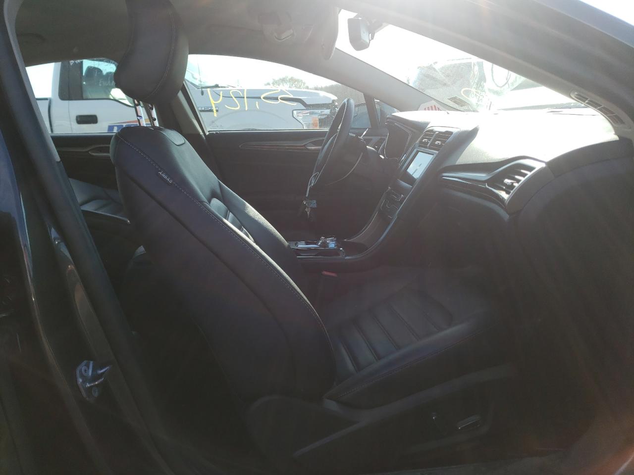 Photo 5 from auction – 2018 FORD FUSION SE with VIN 3FA6P0HD4JR222559