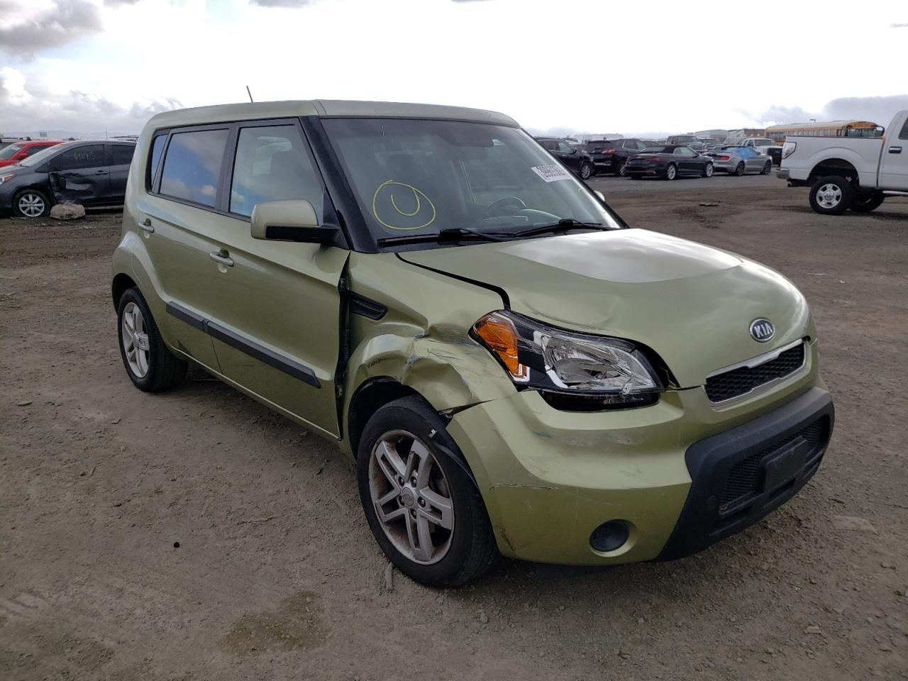 KIA SOUL + 2011 with VIN KNDJT2A2XB7336076 - Photo from auction