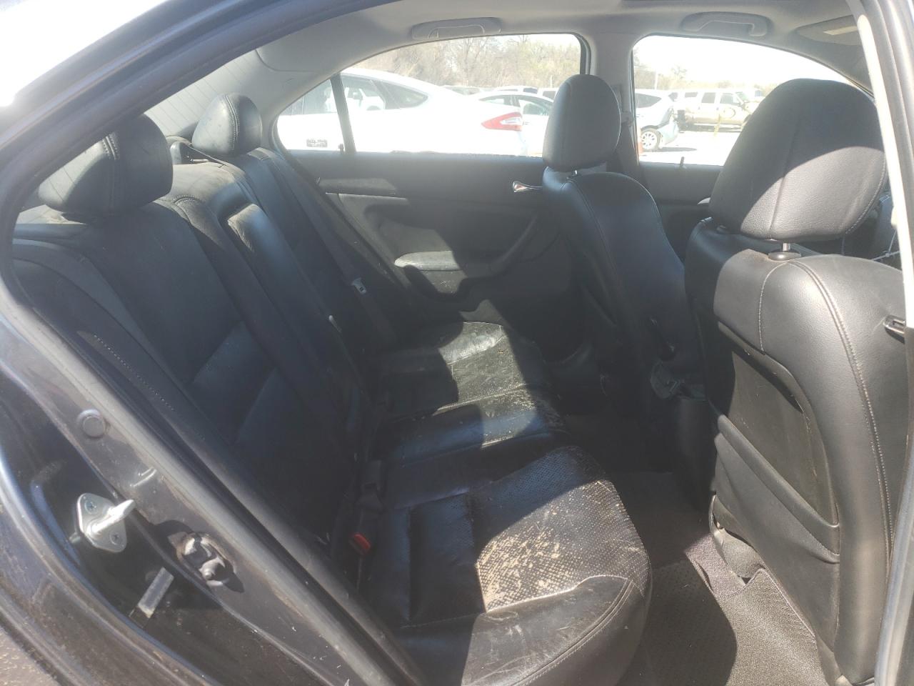 Photo 6 from auction – 2005 ACURA TSX with VIN JH4CL96815C021837