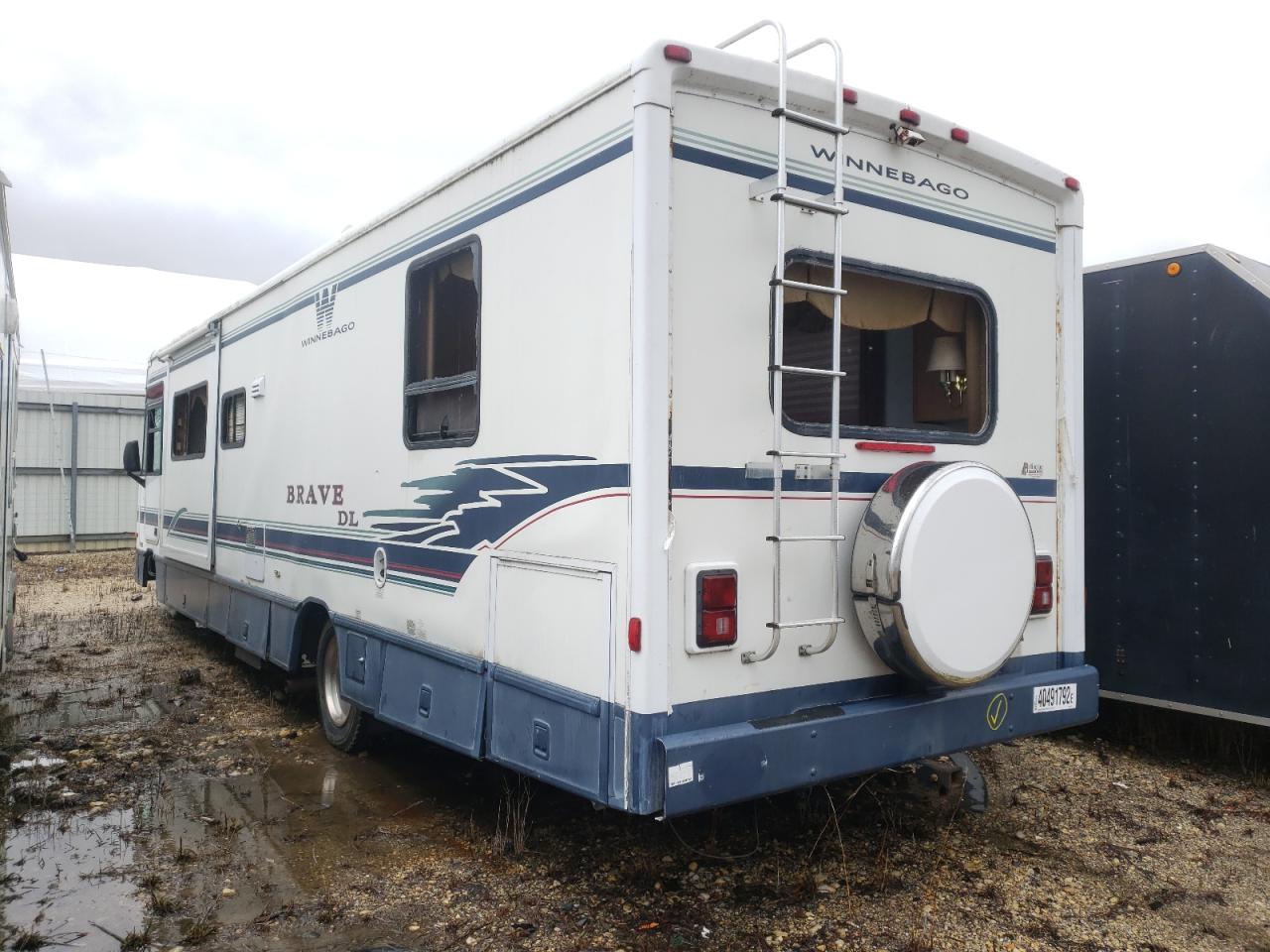 Photo 3 from auction – 1997 CHEVROLET P30 with VIN 1GBLP37J6V3301519