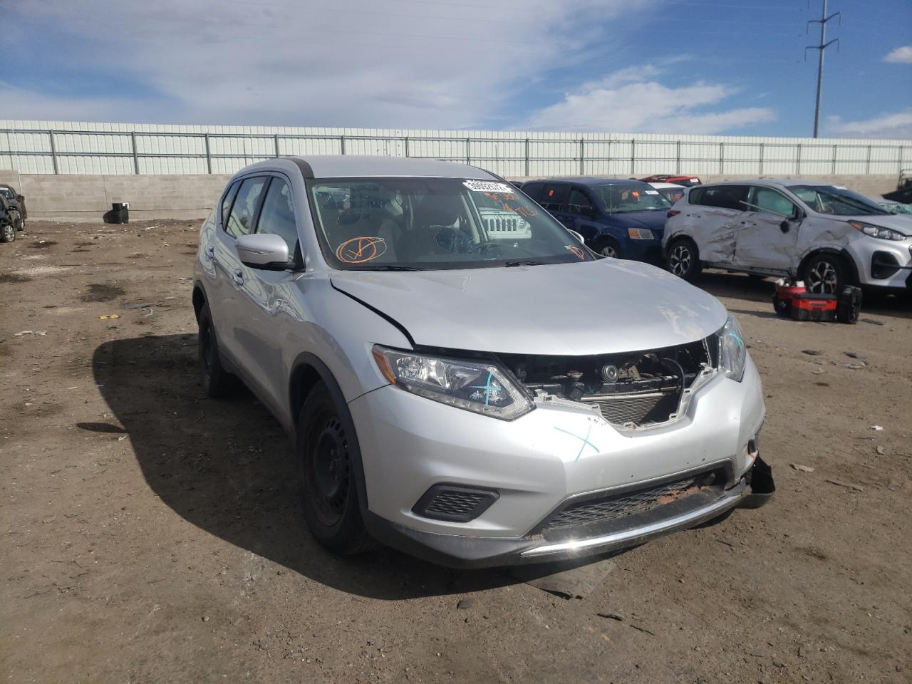 NISSAN ROGUE S 2015 z numerem VIN KNMAT2MT3FP580663 - Zdjęcie z aukcji