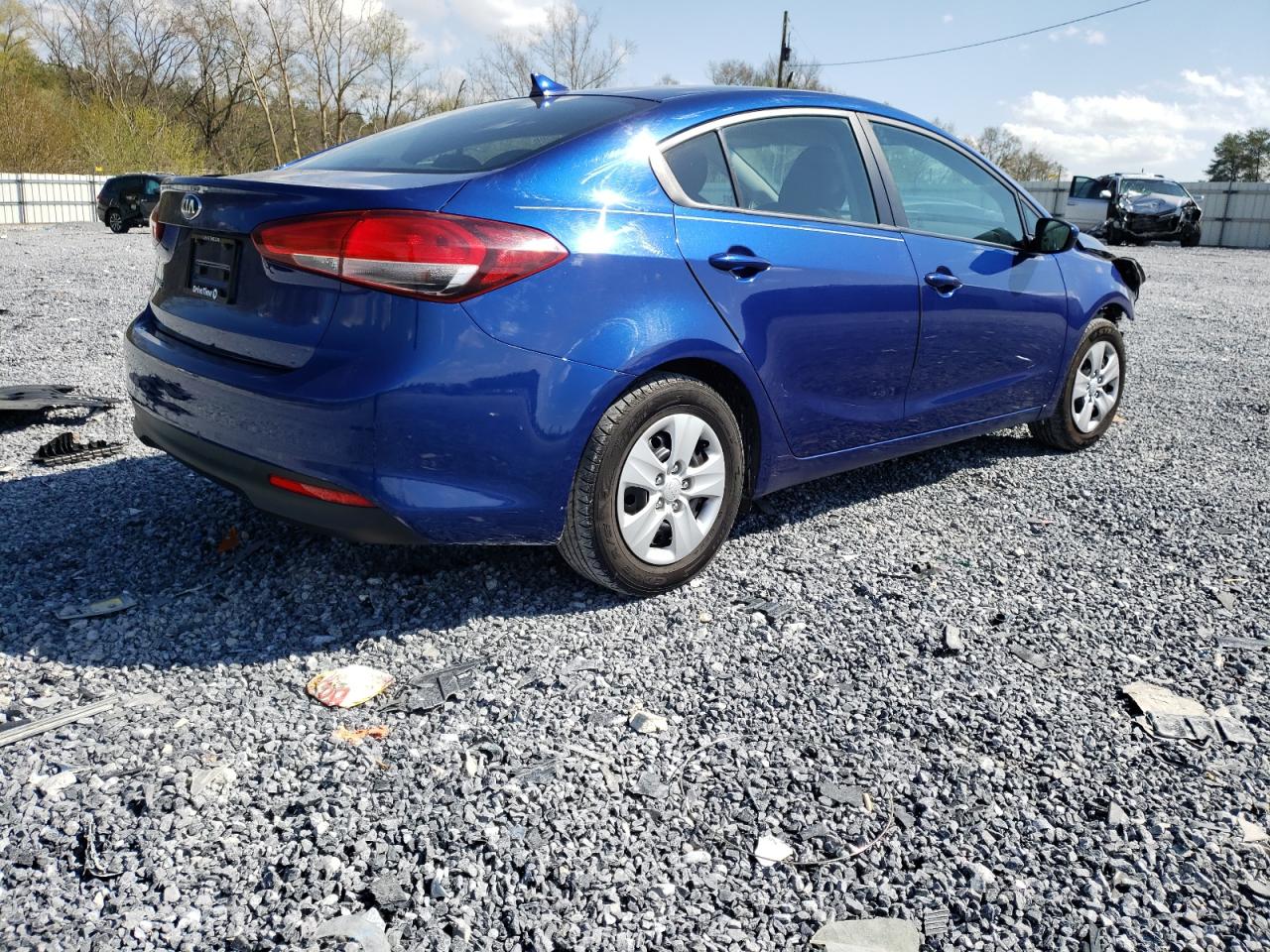 Photo 4 from auction – 2017 KIA FORTE LX with VIN 3KPFK4A78HE029515
