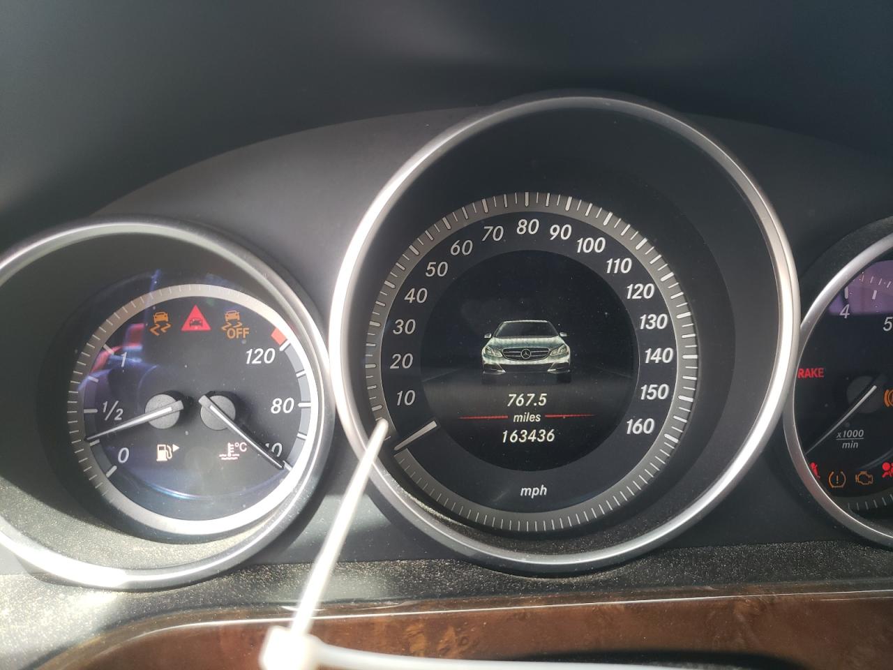Photo 8 from auction – 2014 MERCEDES-BENZ E 350 with VIN WDDHF5KB3EA966203