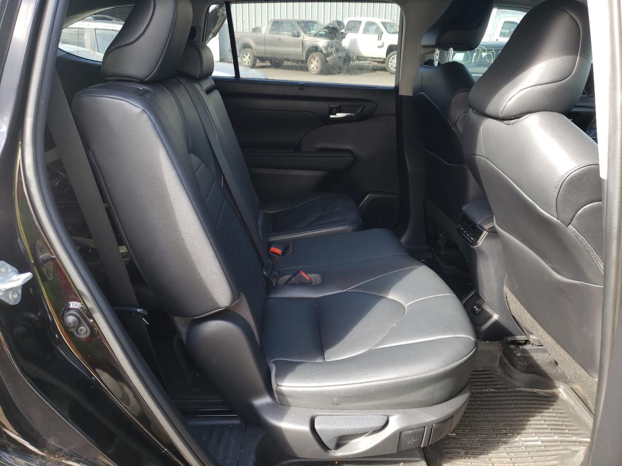 Photo 6 from auction – 2020 TOYOTA HIGHLANDER with VIN 5TDHZRBH6LS011537