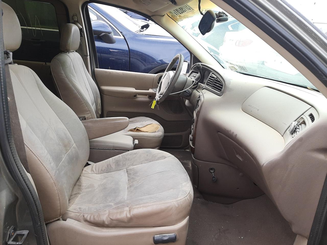 Photo 5 from auction – 2000 FORD WINDSTAR S with VIN 2FMZA5345YBC17050