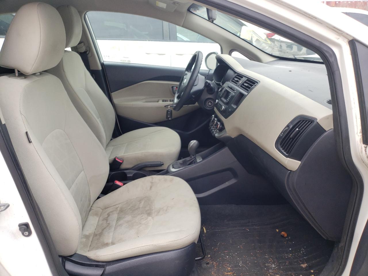 Photo 5 from auction – 2013 KIA RIO LX with VIN KNADM5A35D6216647
