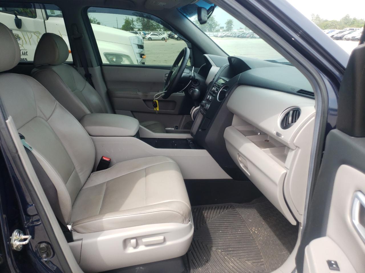 Фото 5 с аукциона – 2012 HONDA PILOT EXL с VIN 5FNYF3H57CB039368