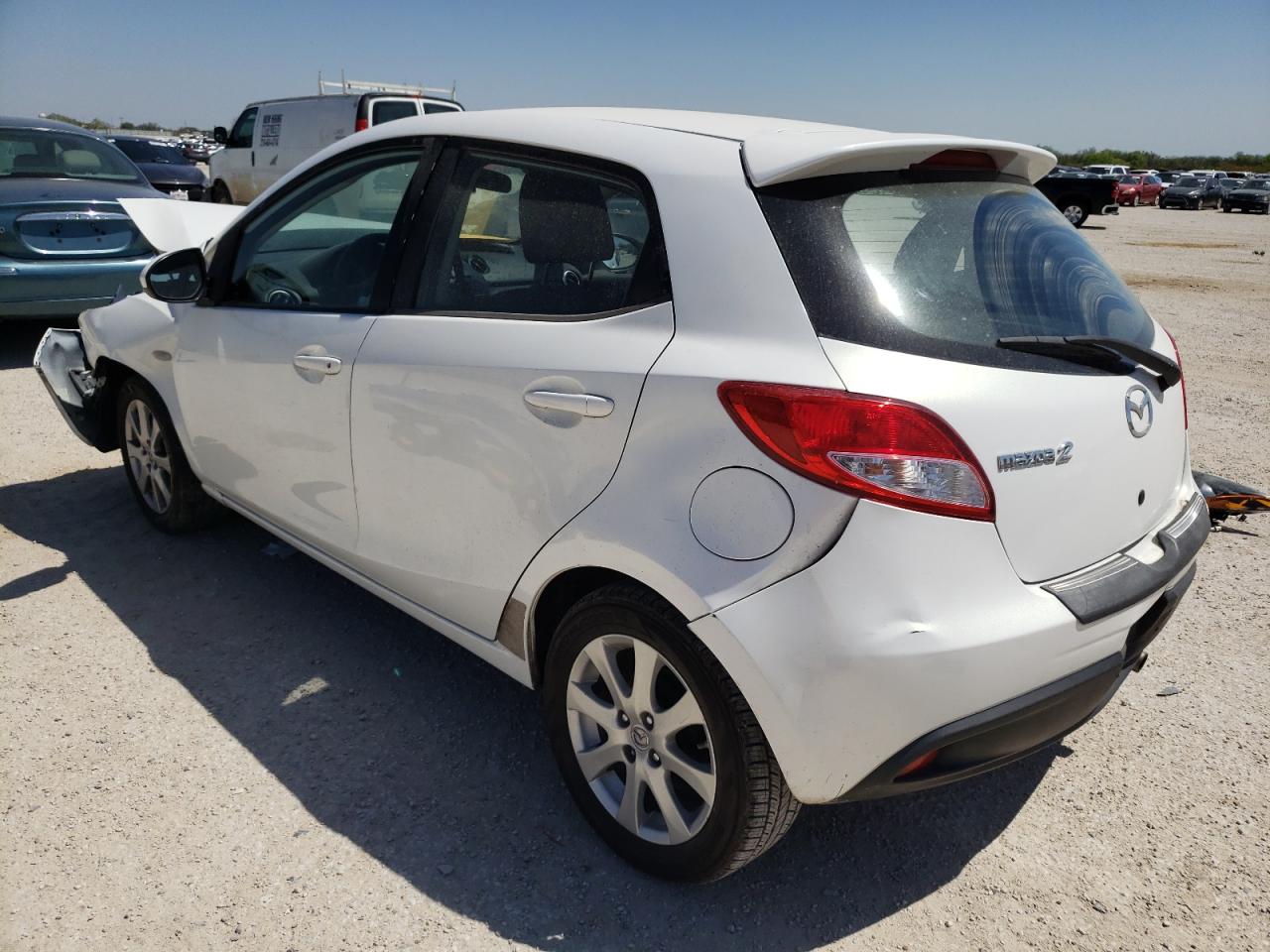 Photo 3 from auction – 2011 MAZDA MAZDA2 with VIN JM1DE1HZ1B0116936