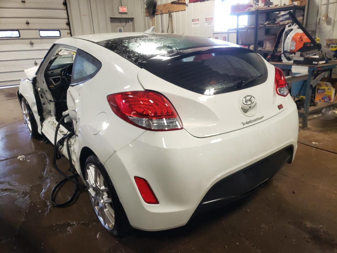 Foto 3 de la subasta – 2015 HYUNDAI VELOSTER con VIN KMHTC6AD3FU220965